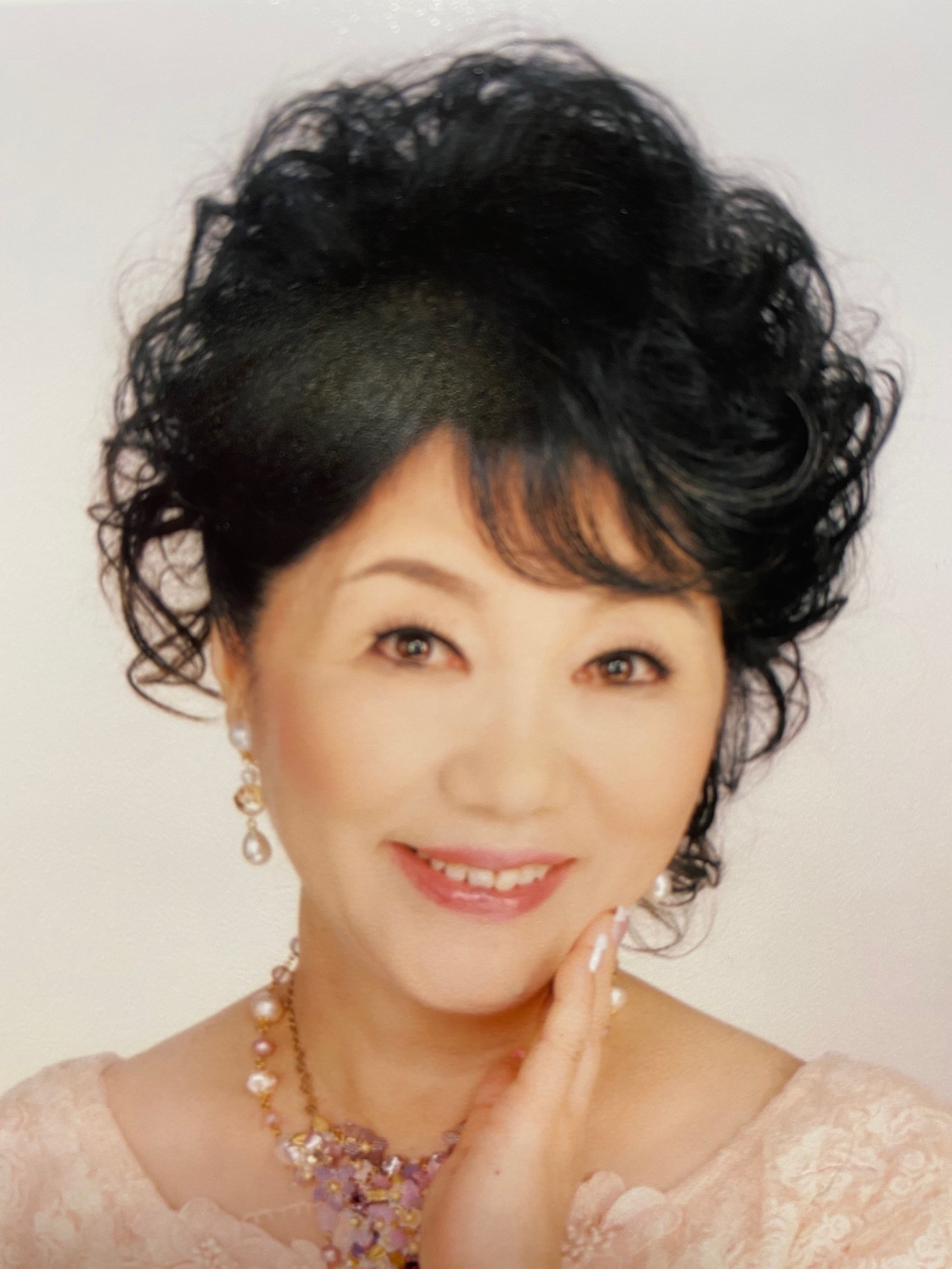 ���� �F���q