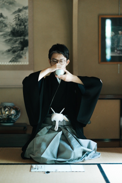 �����J��