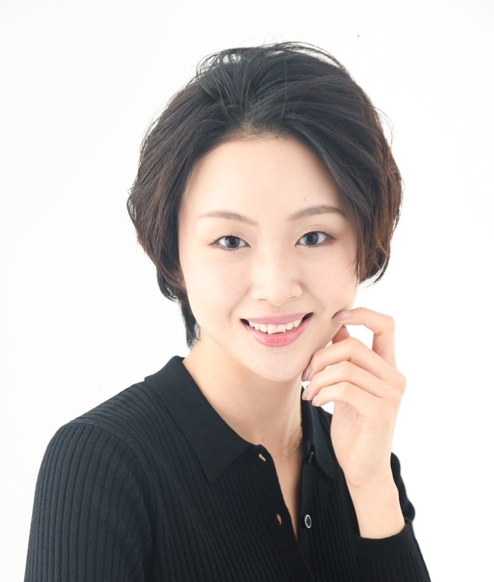  肹
